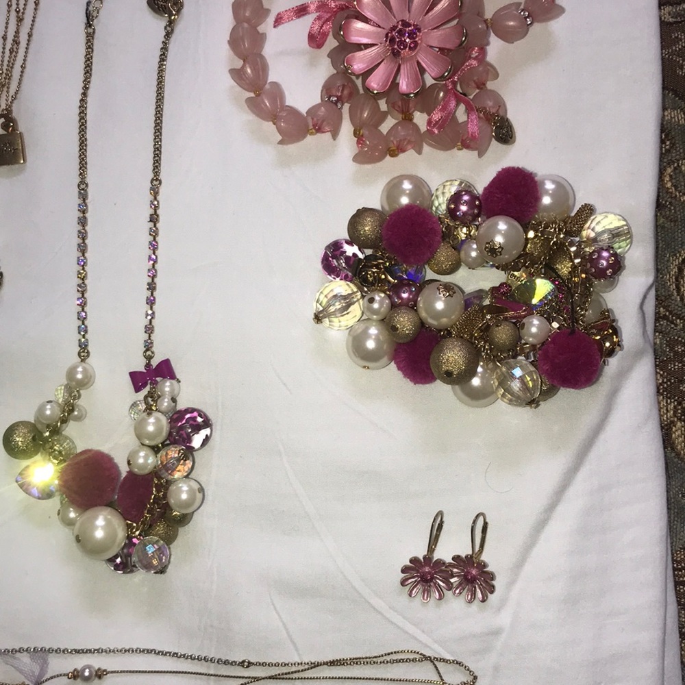 All sets - Picture 4 of 6